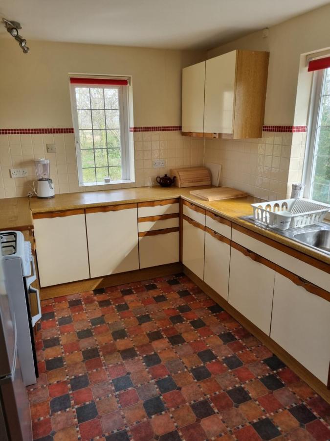 Lovely 2-Bedroom New Forest Apartment On A Farm نيو ميلتون المظهر الخارجي الصورة